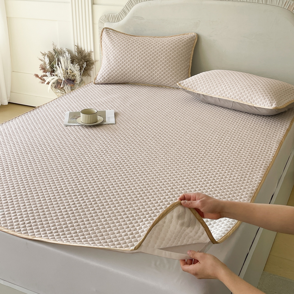 91家纺网 家纺一手货源 找家纺 莱米家纺 2026新款简约纯色凉豆豆床席款凉席 豆豆高级灰