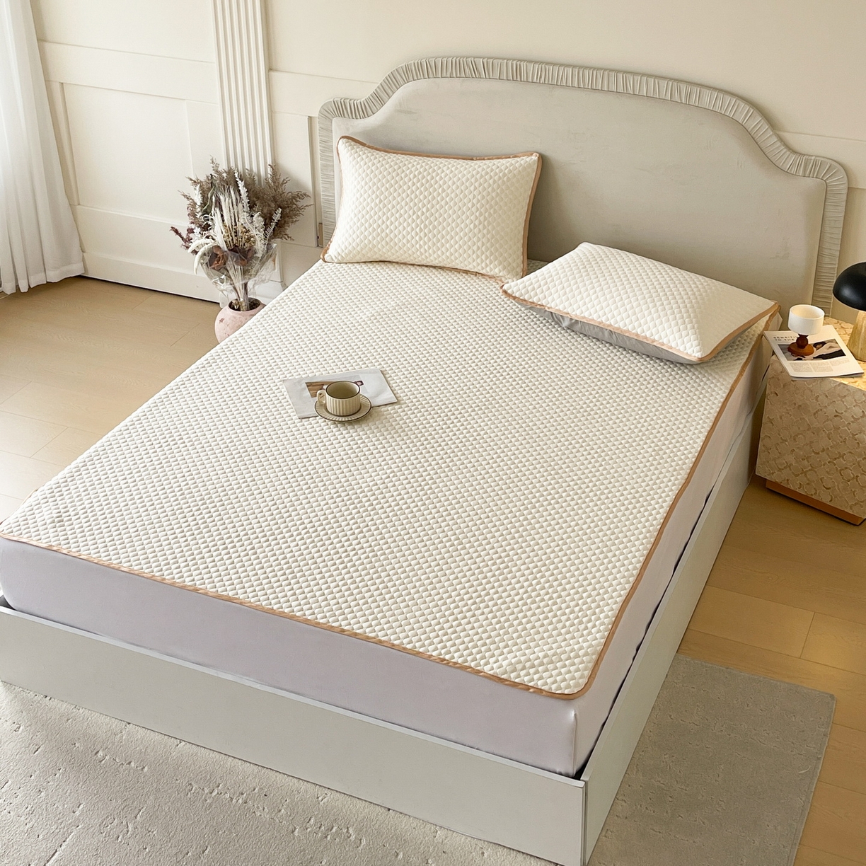 91家纺网 家纺一手货源 找家纺 莱米家纺 2026新款简约纯色凉豆豆床席款凉席 豆豆奶油黄