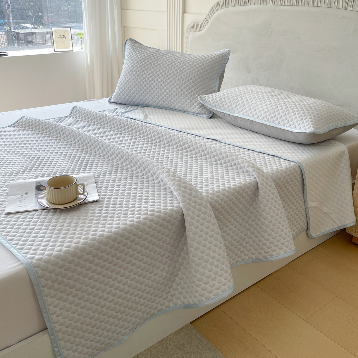 91家纺网 家纺一手货源 找家纺 莱米家纺 2026新款简约纯色凉豆豆床席款凉席 豆豆微微兰