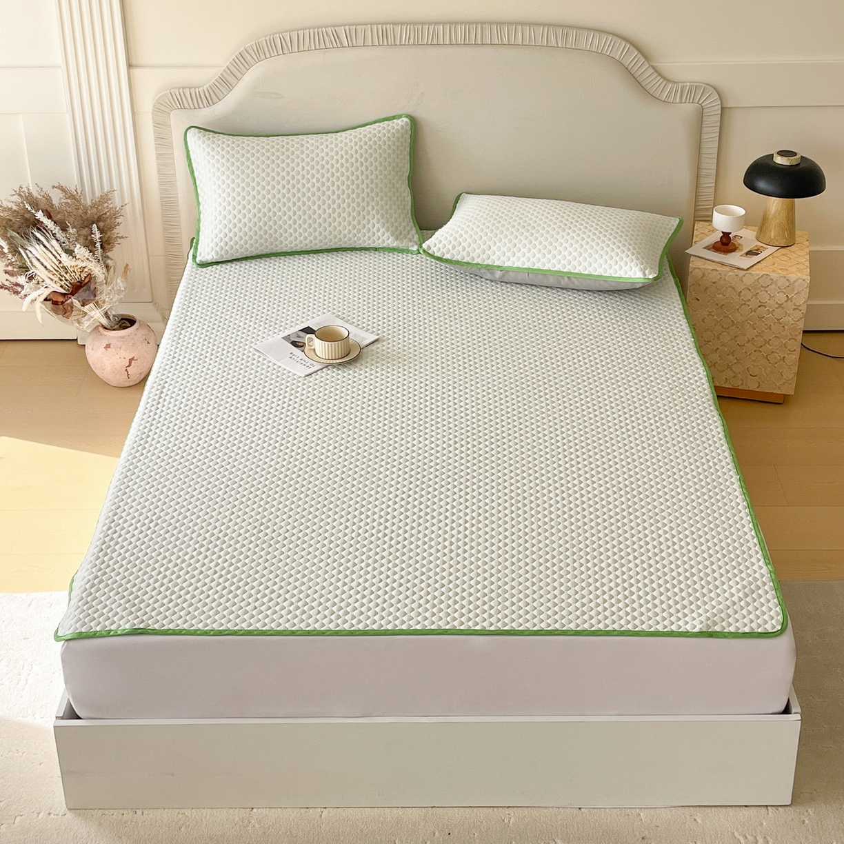 91家纺网 家纺一手货源 找家纺 莱米家纺 2026新款简约纯色凉豆豆床席款凉席 豆豆香草绿