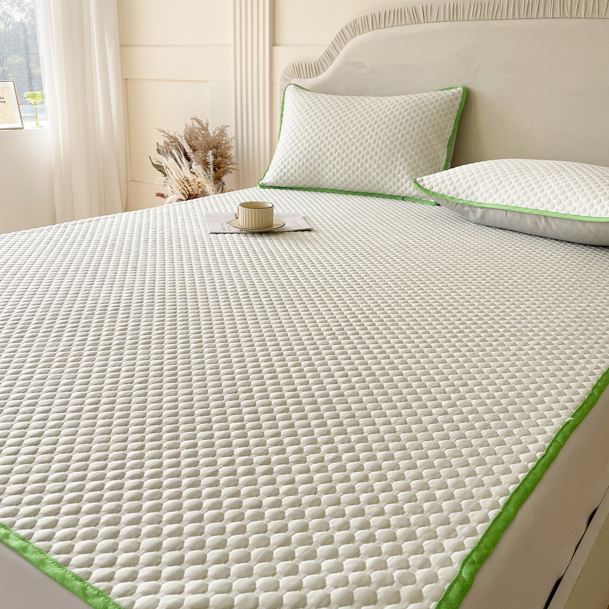 91家纺网 家纺一手货源 找家纺 莱米家纺 2026新款简约纯色凉豆豆床席款凉席 豆豆香草绿