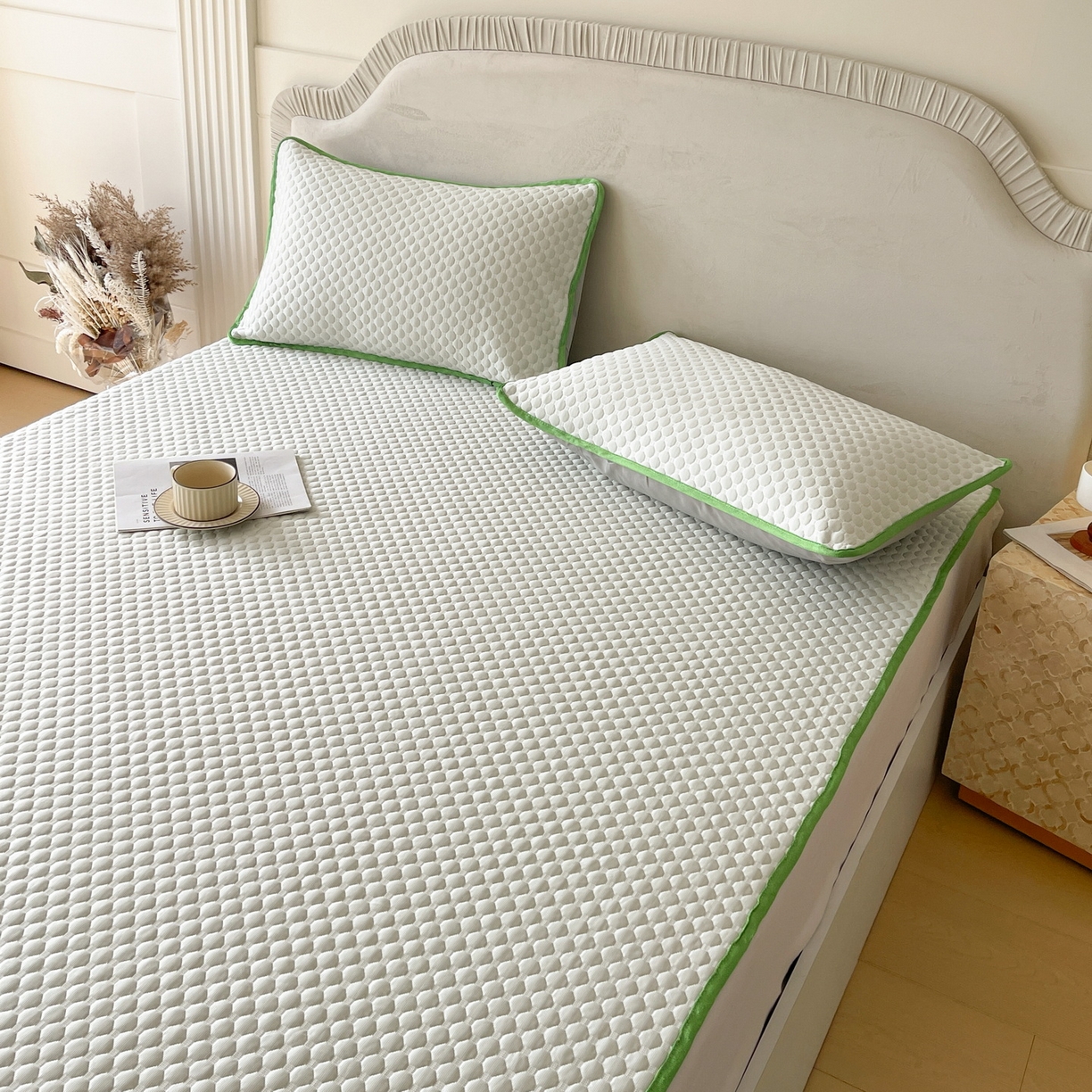 91家纺网 家纺一手货源 找家纺 莱米家纺 2026新款简约纯色凉豆豆床席款凉席 豆豆香草绿