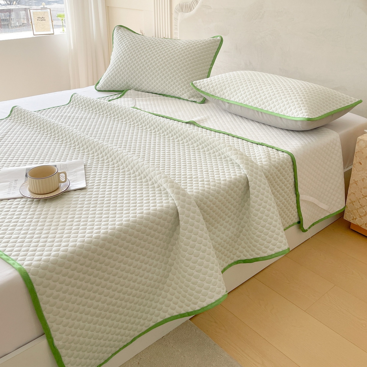 91家纺网 家纺一手货源 找家纺 莱米家纺 2026新款简约纯色凉豆豆床席款凉席 豆豆香草绿