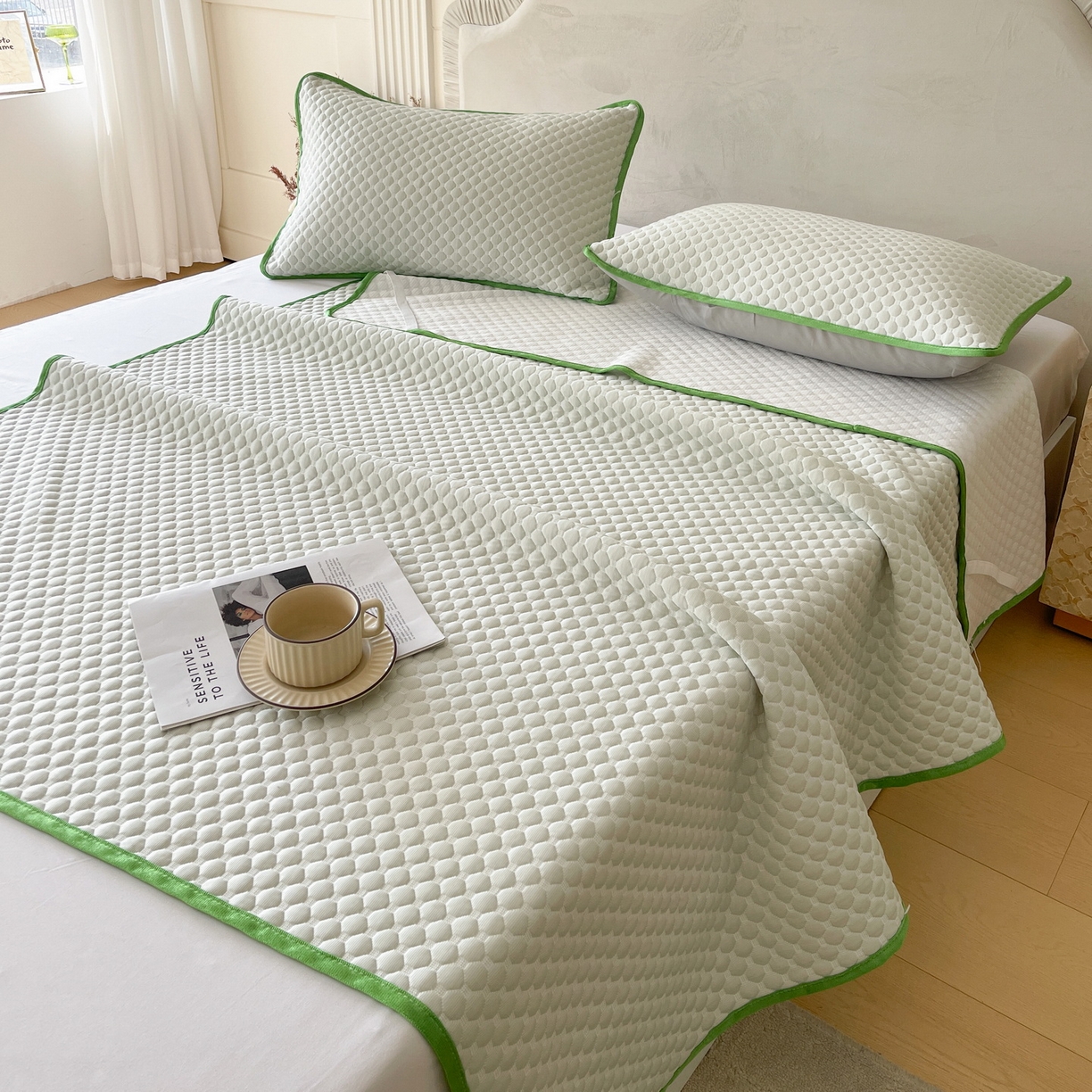 91家纺网 家纺一手货源 找家纺 莱米家纺 2026新款简约纯色凉豆豆床席款凉席 豆豆香草绿