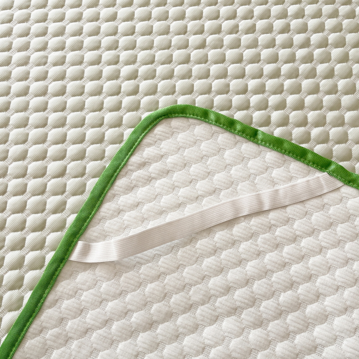 91家纺网 家纺一手货源 找家纺 莱米家纺 2026新款简约纯色凉豆豆床席款凉席 豆豆香草绿