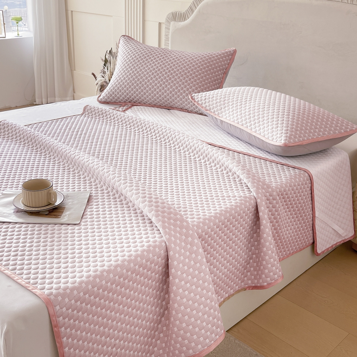 91家纺网 家纺一手货源 找家纺 莱米家纺 2026新款简约纯色凉豆豆床席款凉席 豆豆香芋紫