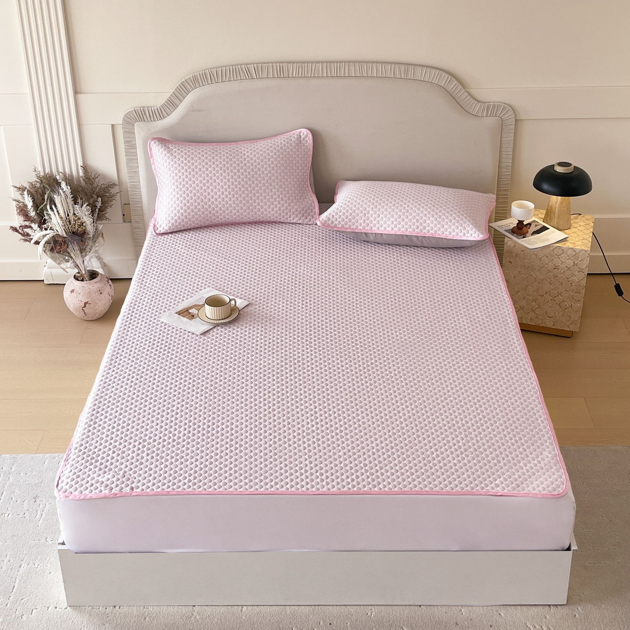 91家纺网 家纺一手货源 找家纺 莱米家纺 2026新款简约纯色凉豆豆床席款凉席 豆豆香芋紫