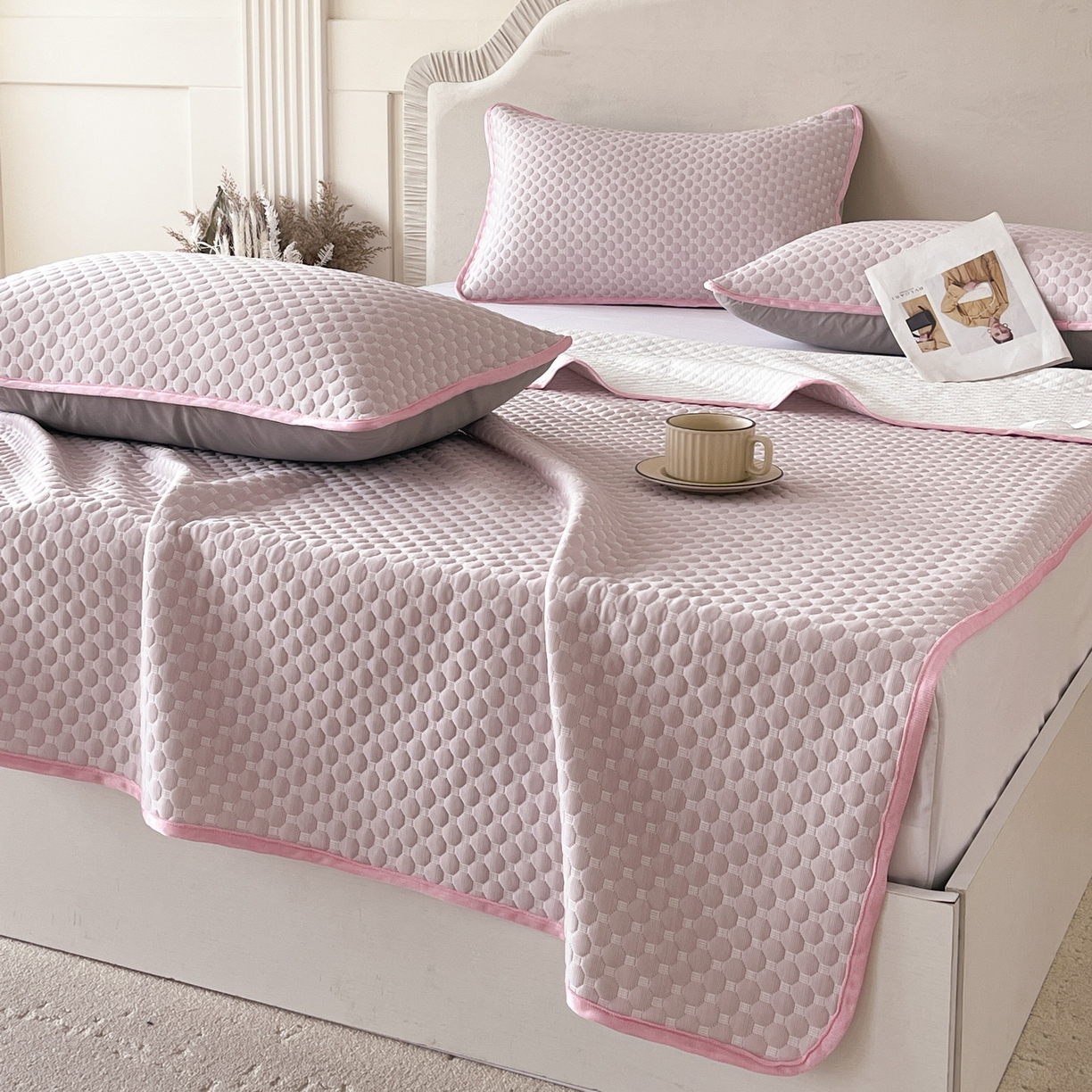 91家纺网 家纺一手货源 找家纺 莱米家纺 2026新款简约纯色凉豆豆床席款凉席 豆豆香芋紫