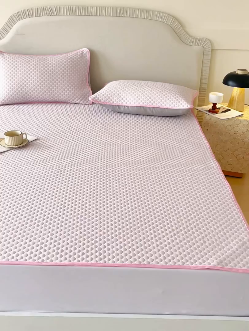 91家纺网 家纺一手货源 找家纺 莱米家纺 2026新款简约纯色凉豆豆床席款凉席 豆豆香芋紫