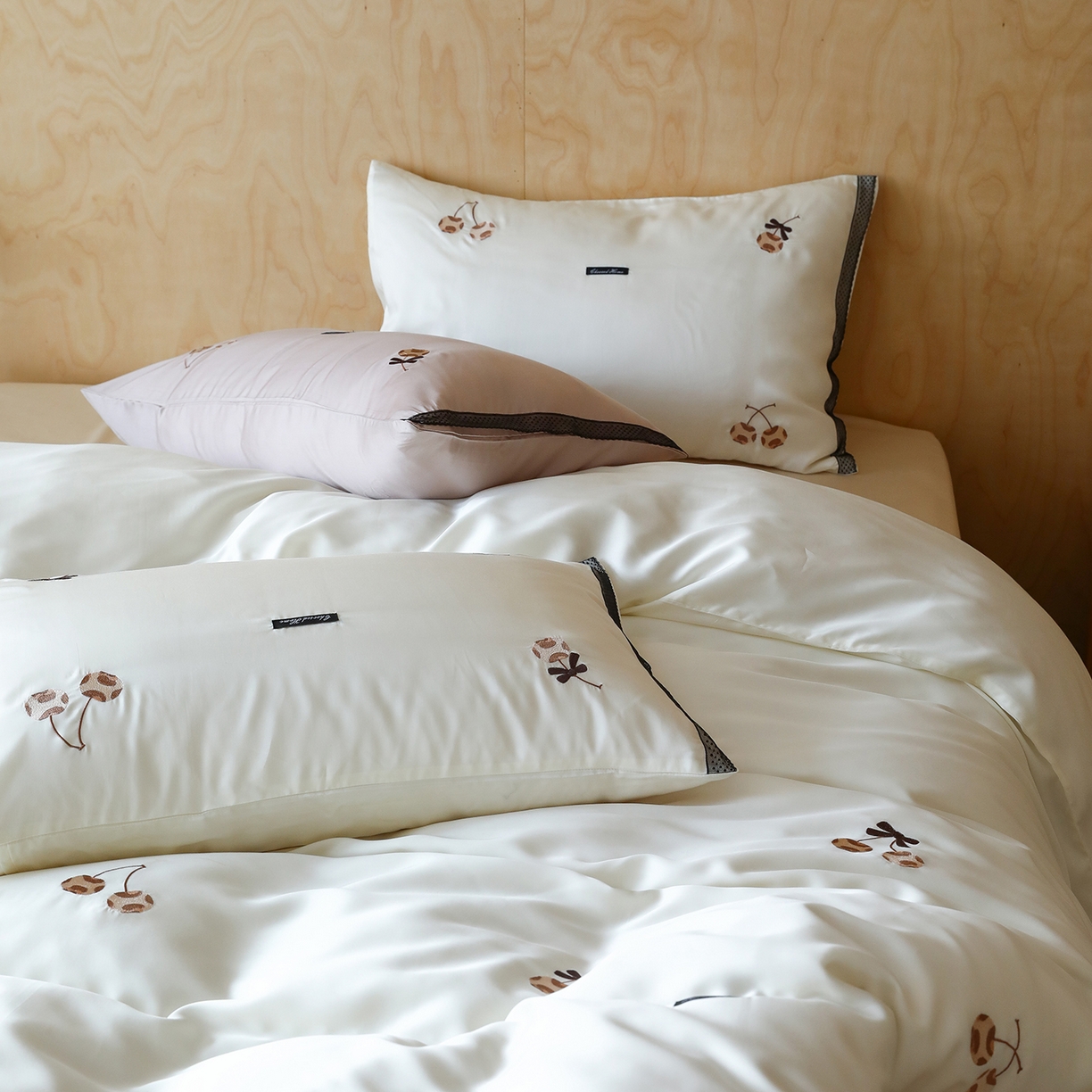 91家纺网 家纺一手货源 找家纺 （总）初拾 2026新款60支兰精天丝可爱豹纹四件套-樱梦