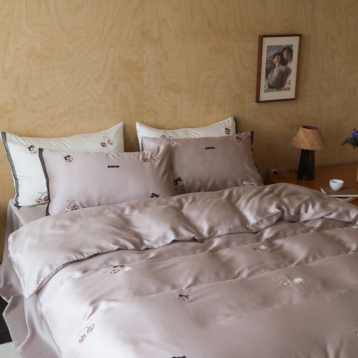 91家纺网 家纺一手货源 找家纺 初拾 2026新款60支兰精天丝可爱豹纹四件套-樱梦 樱梦-米咖