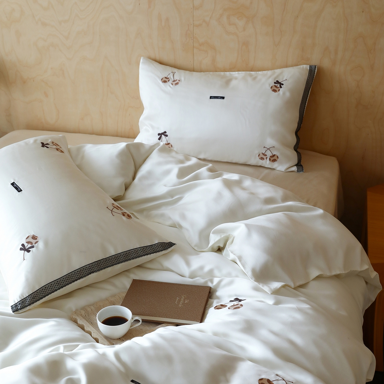 初拾 2026新款60支兰精天丝可爱豹纹四件套-樱梦 樱梦-米白