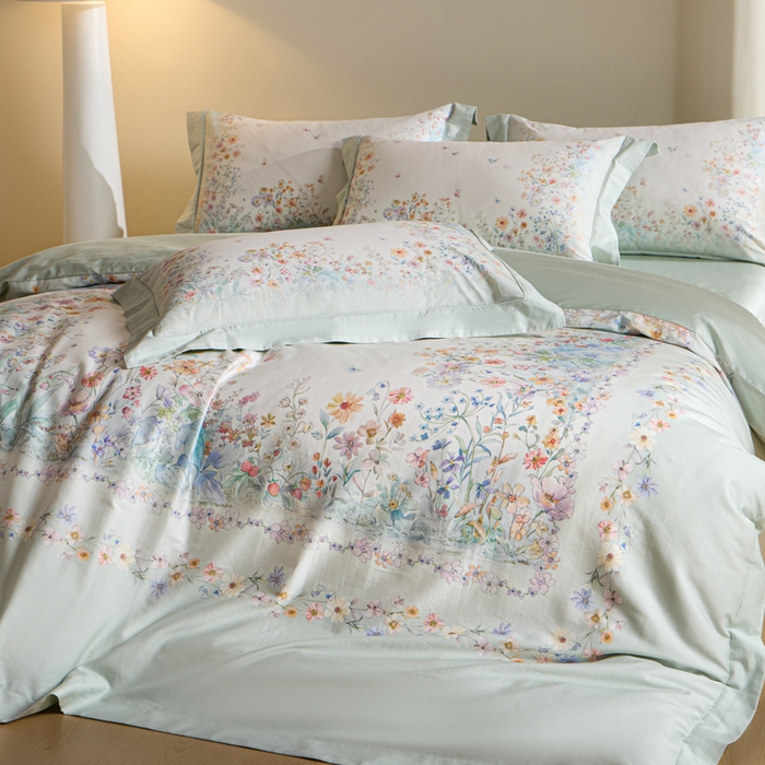 91家纺网 家纺一手货源 找家纺 U品汇 2026新品纯棉全棉平网大版数码印花四件套高端60支长绒棉贡缎埋绳宽边系列 花间逐梦（绿）