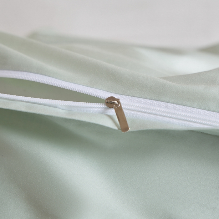 91家纺网 家纺一手货源 找家纺 U品汇 2026新品纯棉全棉平网大版数码印花四件套高端60支长绒棉贡缎埋绳宽边系列 花间逐梦（绿）