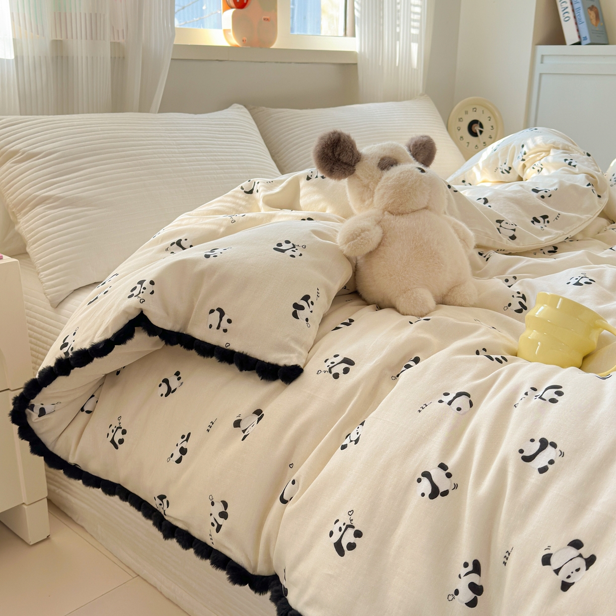 91家纺网 家纺一手货源 找家纺 丽涵家纺 2026新款全棉双层纱毛球花边单品被套 熊猫笨笨