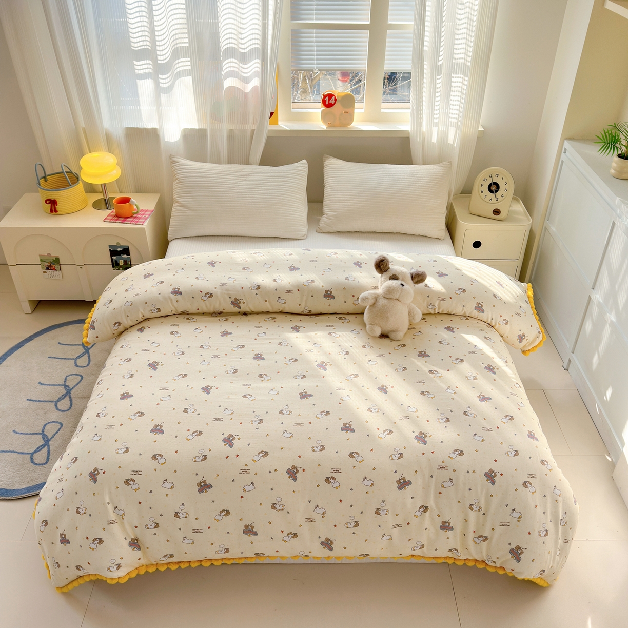 91家纺网 家纺一手货源 找家纺 丽涵家纺 2026新款全棉双层纱毛球花边单品被套 晚安鸭-黄