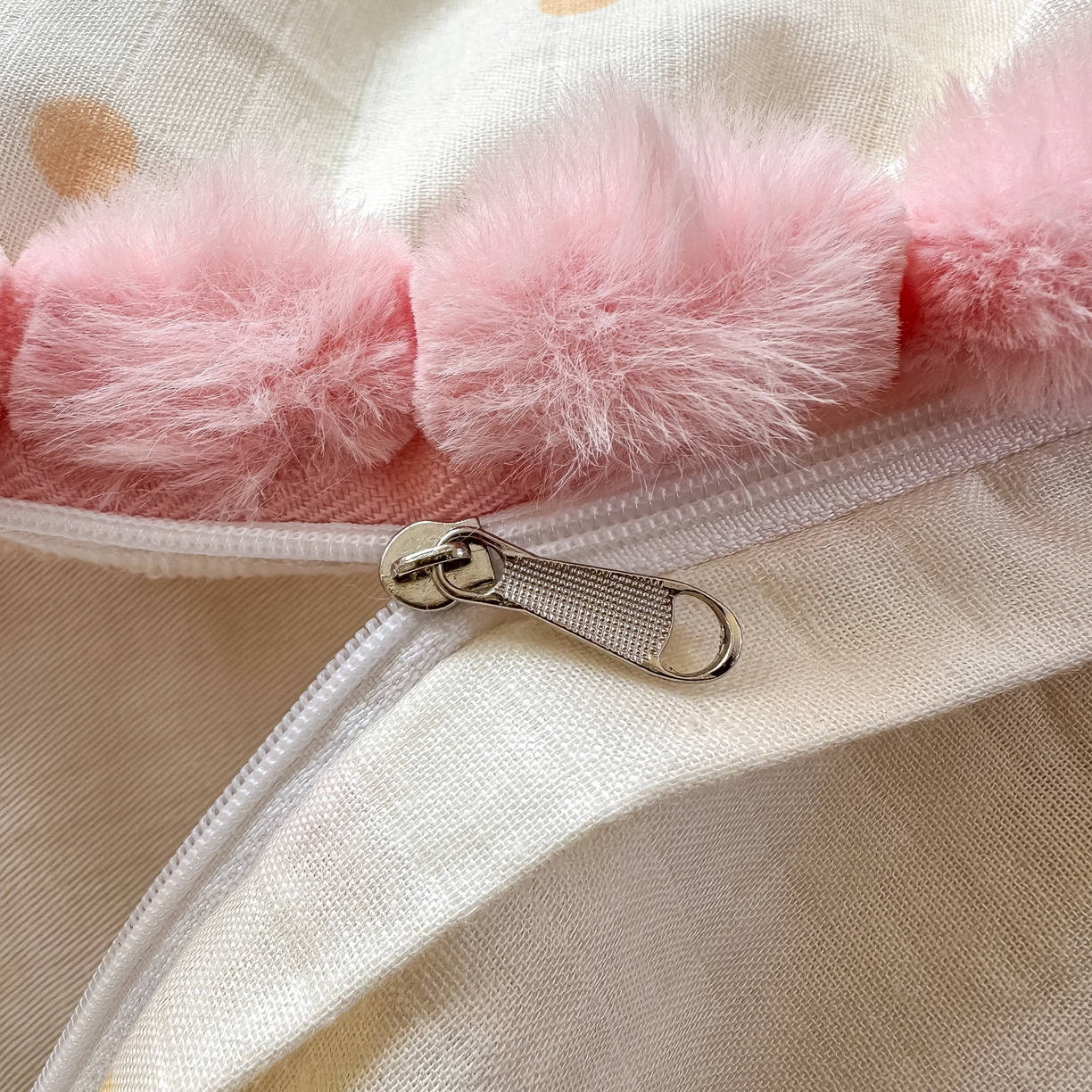 91家纺网 家纺一手货源 找家纺 丽涵家纺 2026新款全棉双层纱毛球花边单品被套 小象马戏团