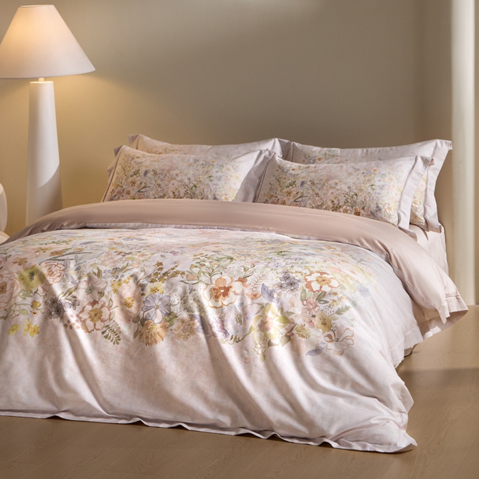 91家纺网 家纺一手货源 找家纺 U品汇 2026新品纯棉全棉平网大版数码印花四件套高端60支长绒棉贡缎埋绳宽边系列 花笺梦语（绿）