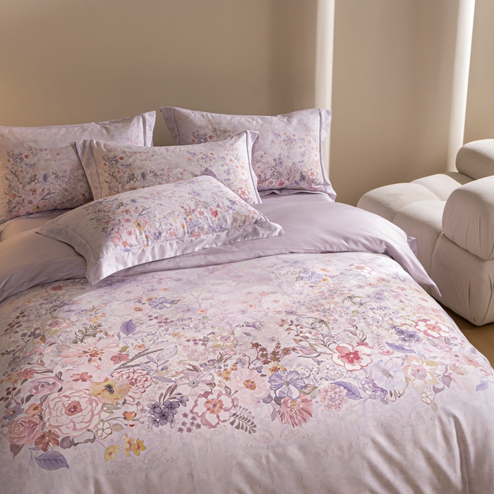 91家纺网 家纺一手货源 找家纺 U品汇 2026新品纯棉全棉平网大版数码印花四件套高端60支长绒棉贡缎埋绳宽边系列 花笺梦语（紫）