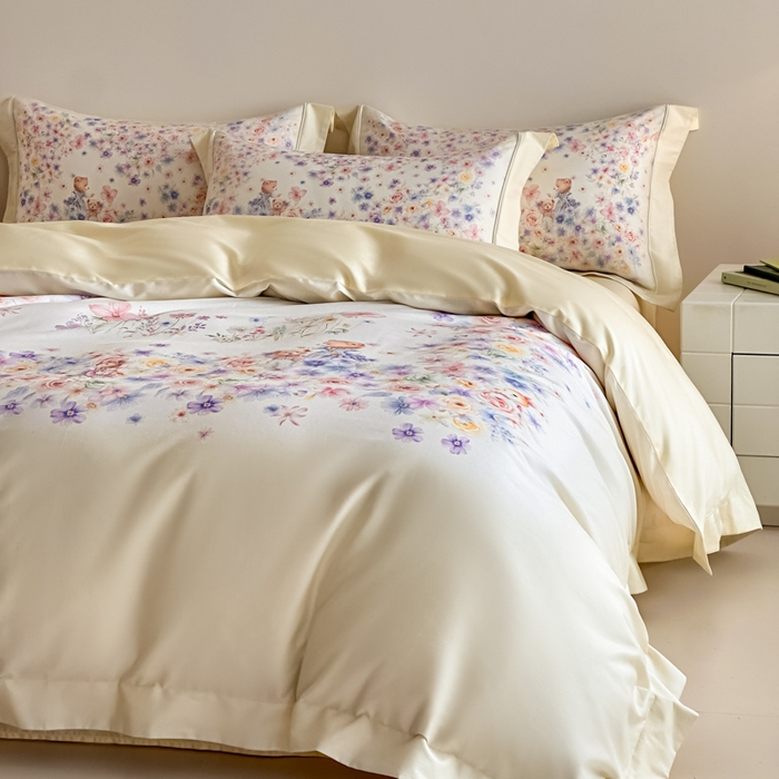 91家纺网 家纺一手货源 找家纺 U品汇 2026新品纯棉全棉平网大版数码印花四件套高端60支长绒棉贡缎埋绳宽边系列 花漾熊趣（绿）