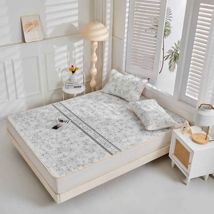 91家纺网 家纺一手货源 找家纺 美丽折2026新品6mm厚天然乳胶凉席三件套 大版印花卡通乳胶凉席平铺款 初夏