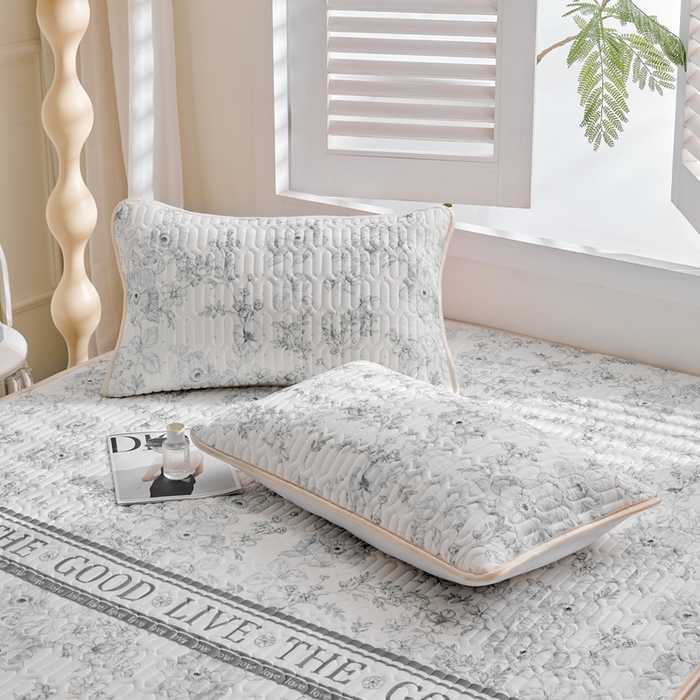 91家纺网 家纺一手货源 找家纺 美丽折2026新品6mm厚天然乳胶凉席三件套 大版印花卡通乳胶凉席平铺款 初夏