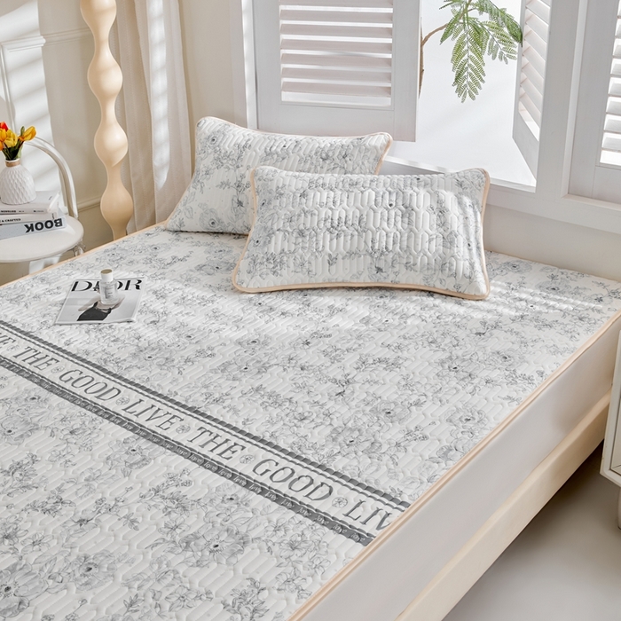 91家纺网 家纺一手货源 找家纺 美丽折2026新品6mm厚天然乳胶凉席三件套 大版印花卡通乳胶凉席平铺款 初夏