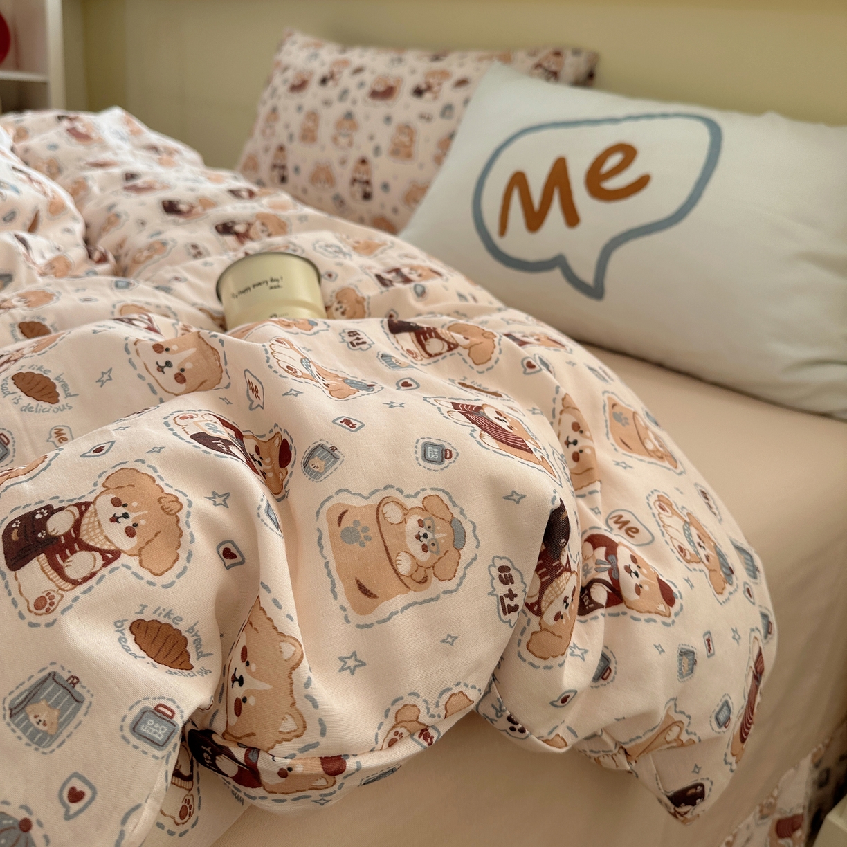 91家纺网 家纺一手货源 找家纺 耀悦家纺 2026新款双层纱全棉四件套大版枕套混搭款博主ins风格款纯棉四件套 happy旺to me