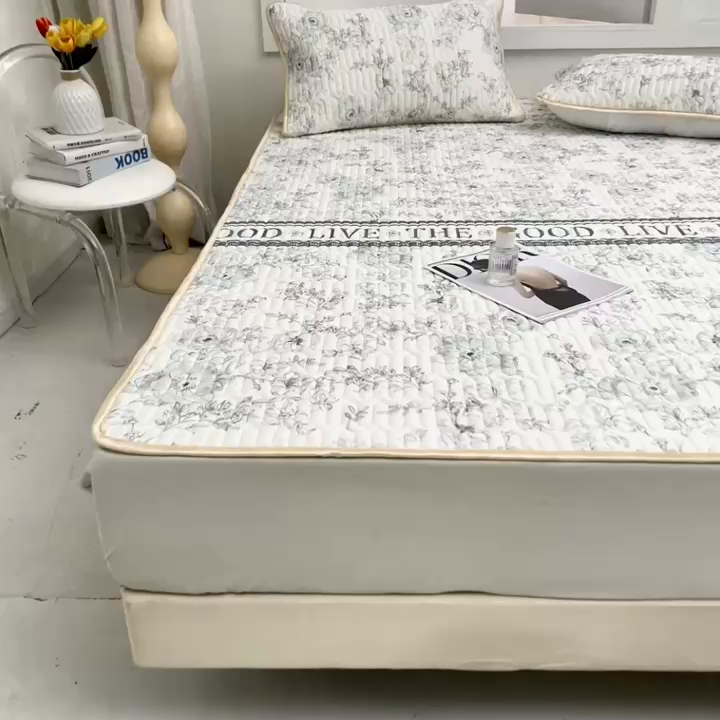 91家纺网 家纺一手货源 找家纺 美丽折2026新品6mm厚天然乳胶凉席三件套 大版印花卡通乳胶凉席平铺款 初夏