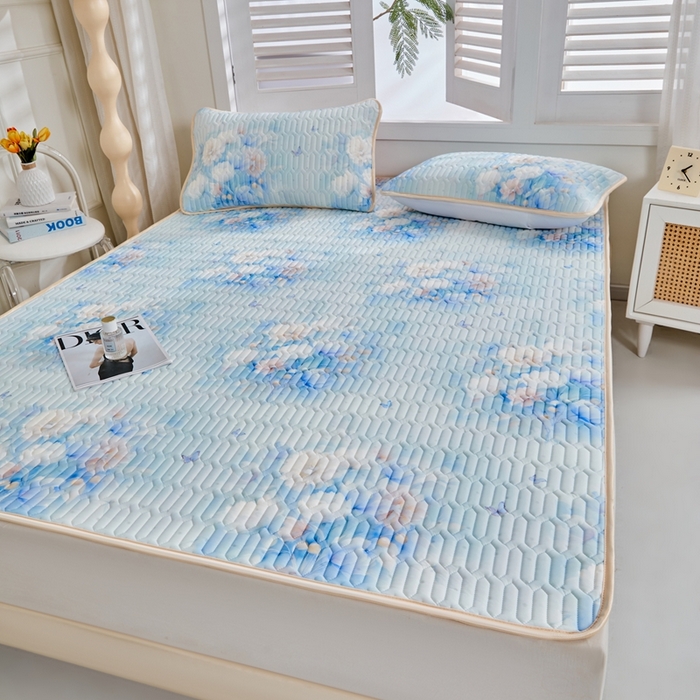 91家纺网 家纺一手货源 找家纺 美丽折2026新品6mm厚天然乳胶凉席三件套 大版印花卡通乳胶凉席平铺款 花影