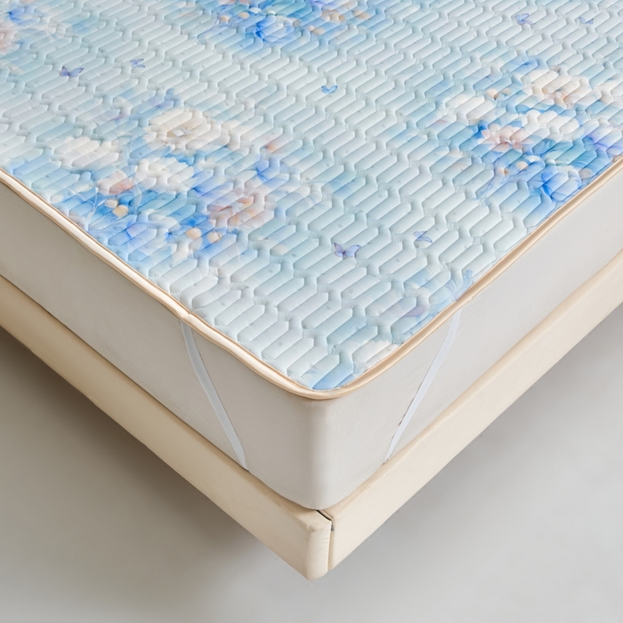 91家纺网 家纺一手货源 找家纺 美丽折2026新品6mm厚天然乳胶凉席三件套 大版印花卡通乳胶凉席平铺款 花影