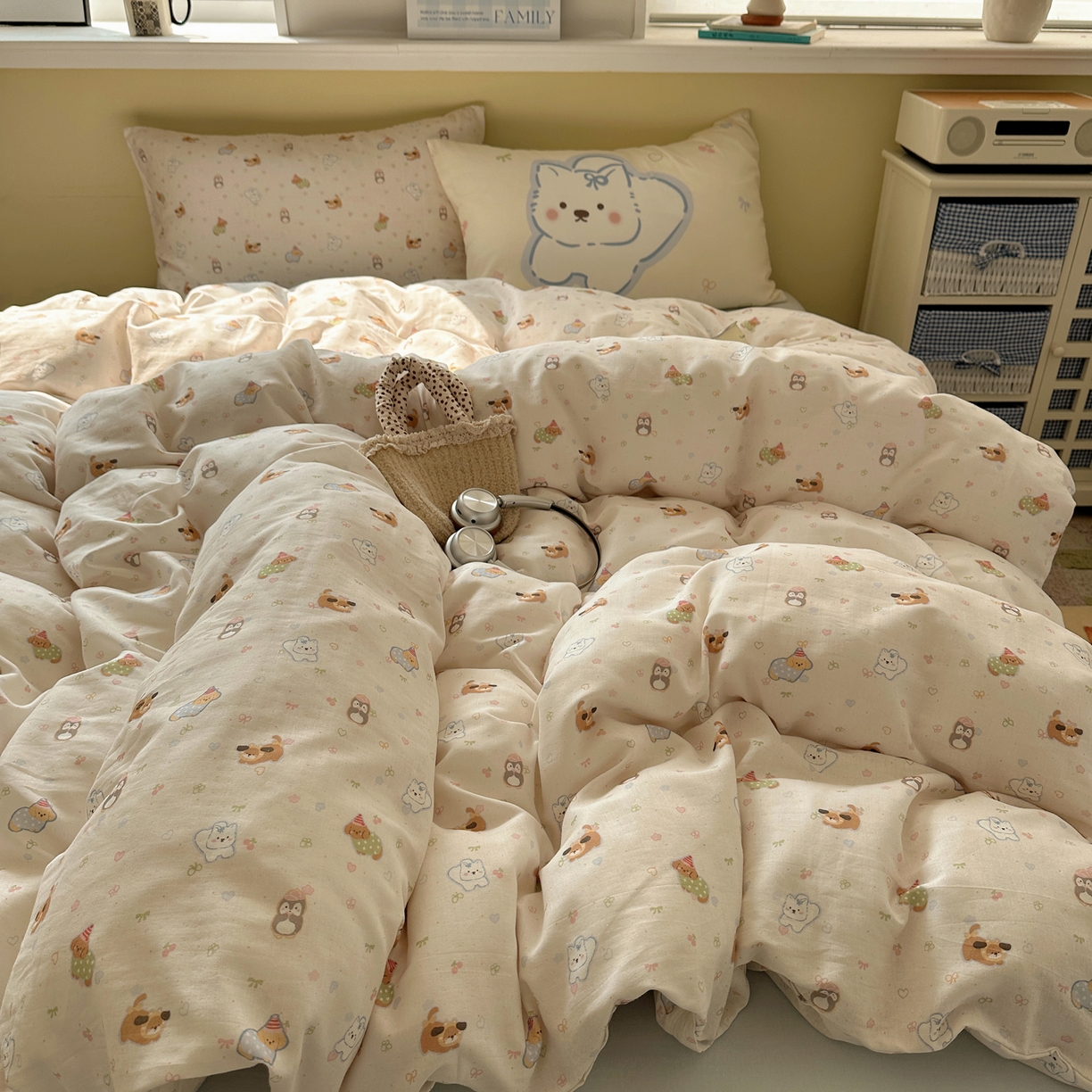 91家纺网 家纺一手货源 找家纺 耀悦家纺 2026新款双层纱全棉四件套大版枕套混搭款博主ins风格款纯棉四件套 浪漫雪团团