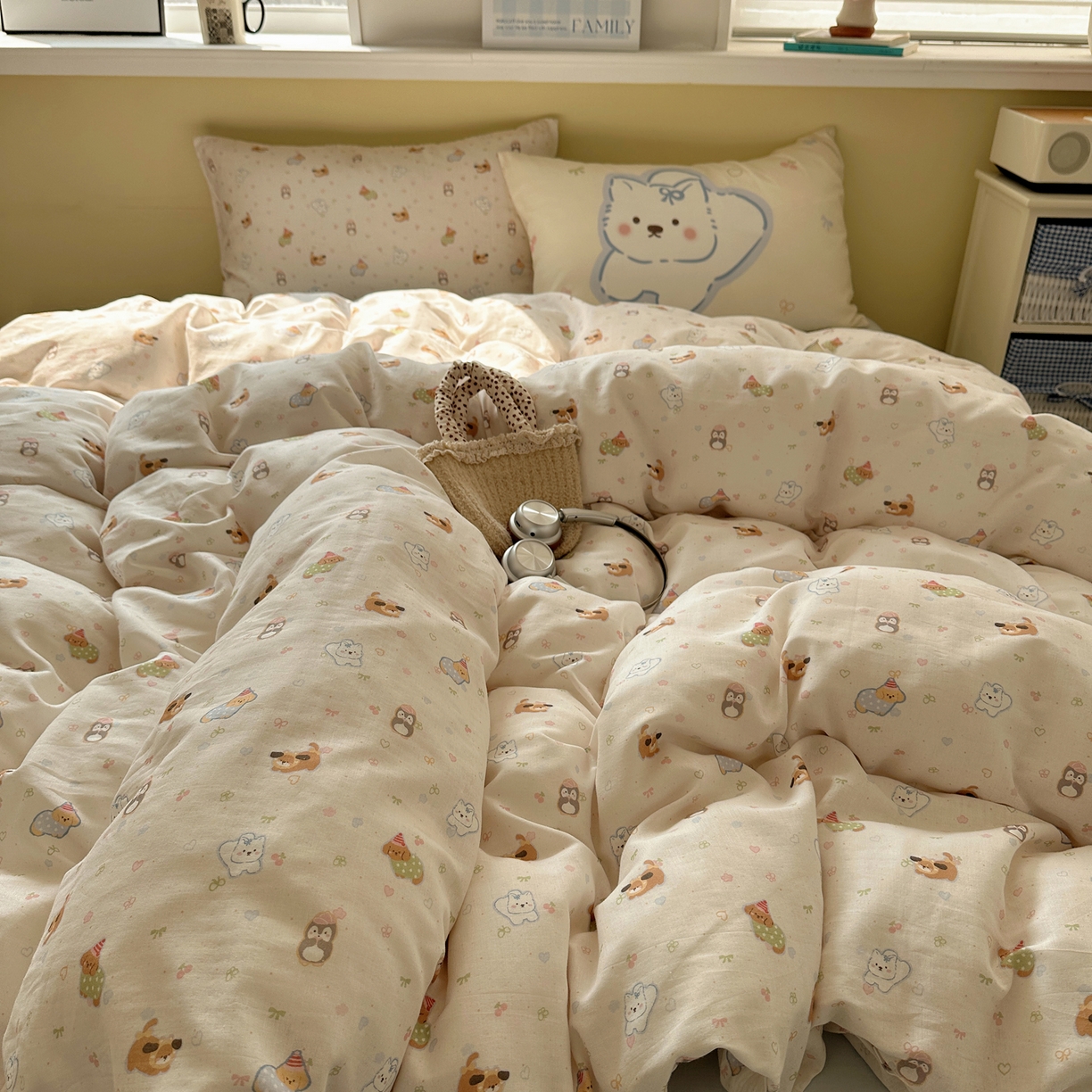 91家纺网 家纺一手货源 找家纺 耀悦家纺 2026新款双层纱全棉四件套大版枕套混搭款博主ins风格款纯棉四件套 浪漫雪团团