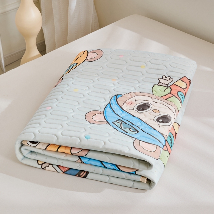 91家纺网 家纺一手货源 找家纺 美丽折2026新品6mm厚天然乳胶凉席三件套 大版印花卡通乳胶凉席平铺款 童趣