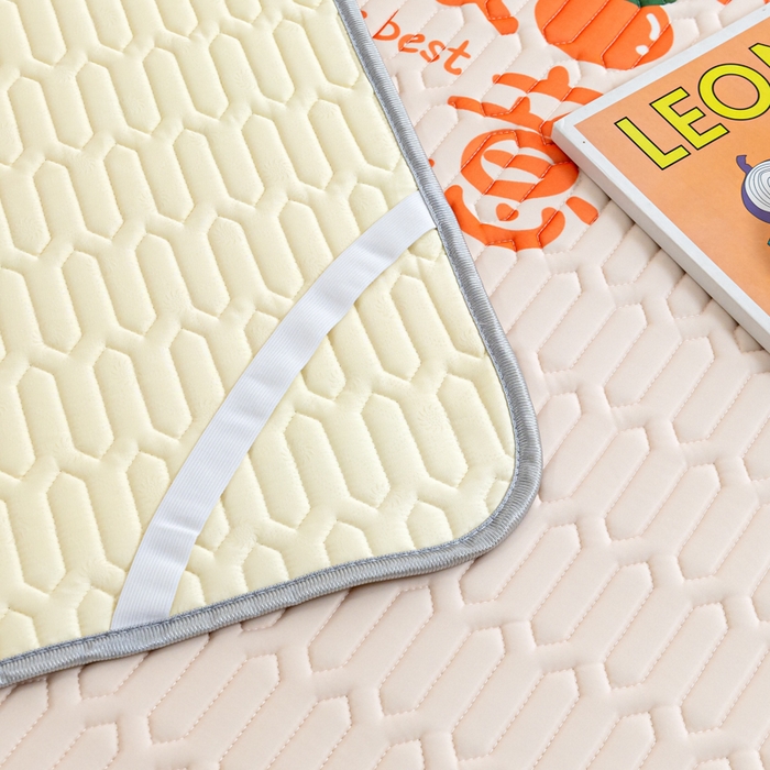 91家纺网 家纺一手货源 找家纺 优雅星家纺 2026新款凉感丝印花乳胶凉席 柿柿如意