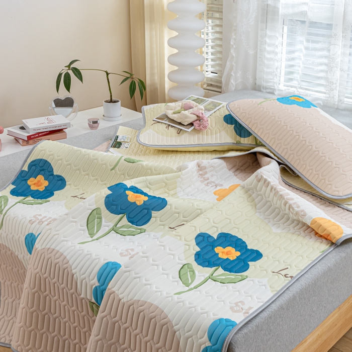 91家纺网 家纺一手货源 找家纺 优雅星家纺 2026新款凉感丝印花乳胶凉席 幸运花朵