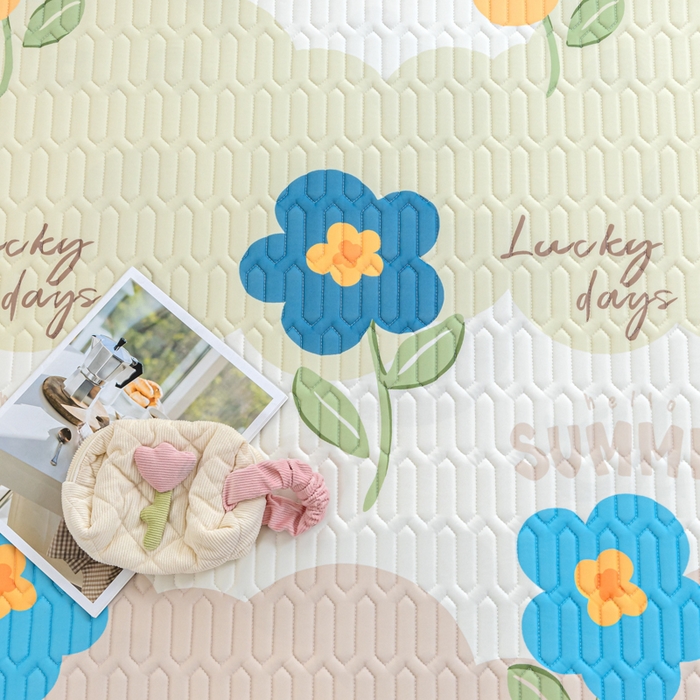 91家纺网 家纺一手货源 找家纺 优雅星家纺 2026新款凉感丝印花乳胶凉席 幸运花朵