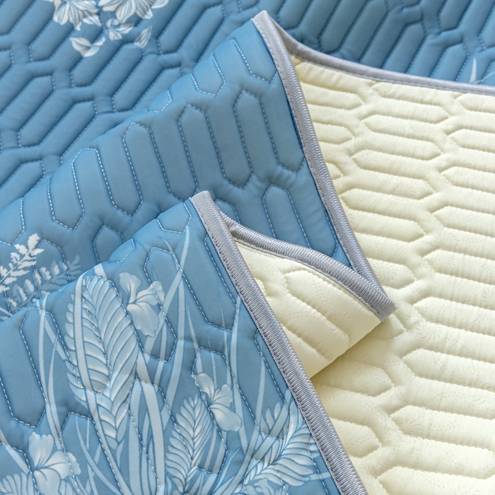 91家纺网 家纺一手货源 找家纺 优雅星家纺 2026新款凉感丝印花乳胶凉席 夜相思