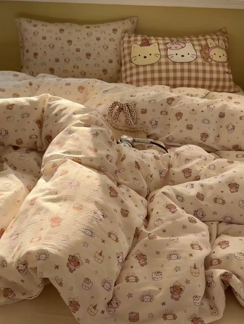 91家纺网 家纺一手货源 找家纺 耀悦家纺 2026新款双层纱全棉四件套大版枕套混搭款博主ins风格款纯棉四件套 闪耀萌宠喵