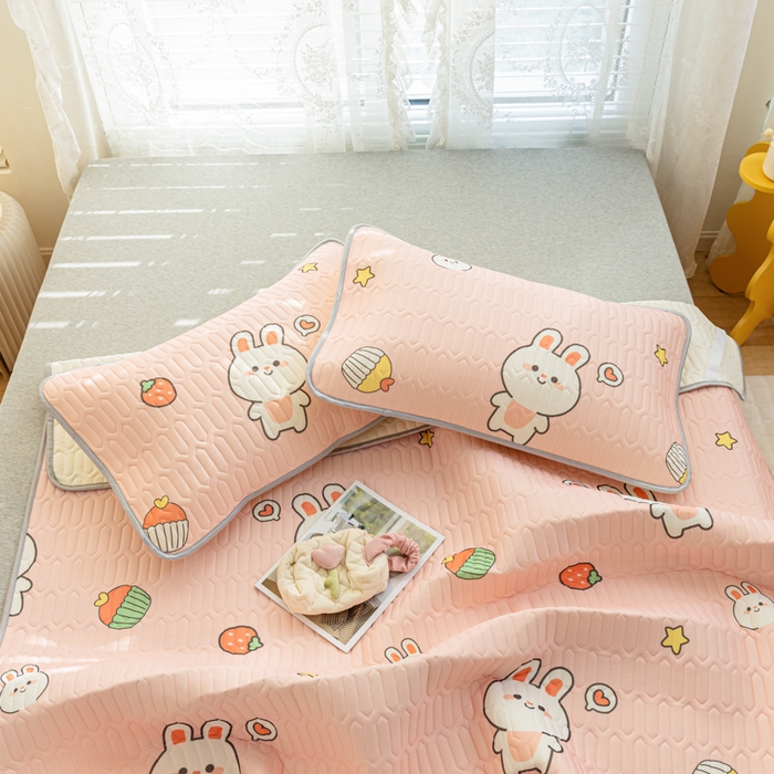 91家纺网 家纺一手货源 找家纺 优雅星家纺 2026新款凉感丝印花乳胶凉席 仔仔兔