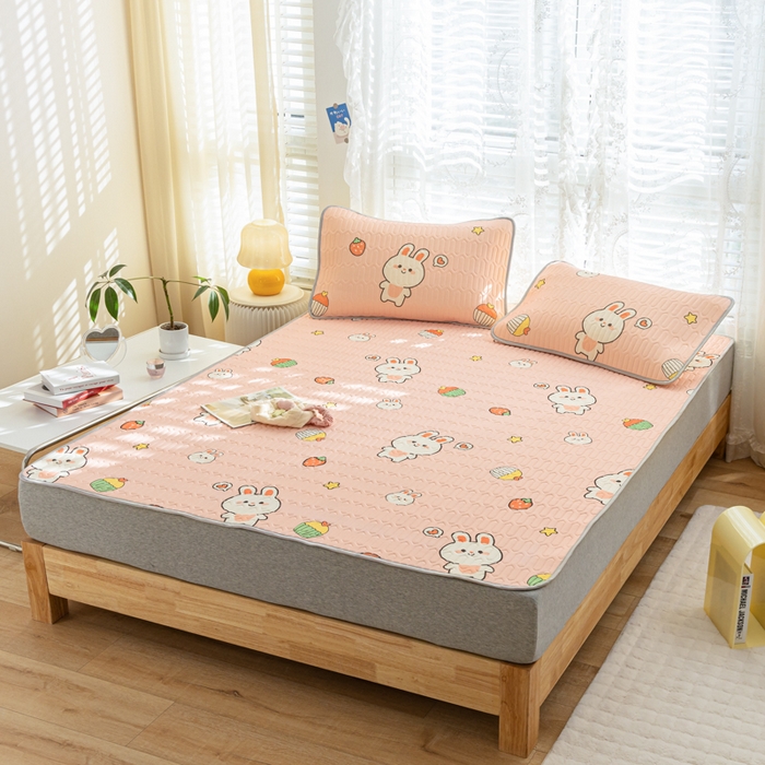 91家纺网 家纺一手货源 找家纺 优雅星家纺 2026新款凉感丝印花乳胶凉席 仔仔兔