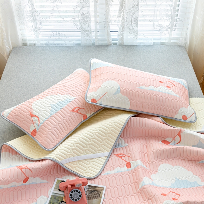 91家纺网 家纺一手货源 找家纺 优雅星家纺 2026新款凉感丝印花乳胶凉席 云动音符