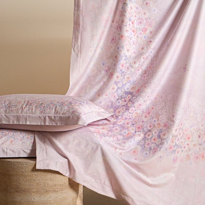 91家纺网 家纺一手货源 找家纺 U品汇 2026新品纯棉全棉平网大版数码印花四件套高端60支长绒棉贡缎埋绳宽边系列 浅春织梦（紫）