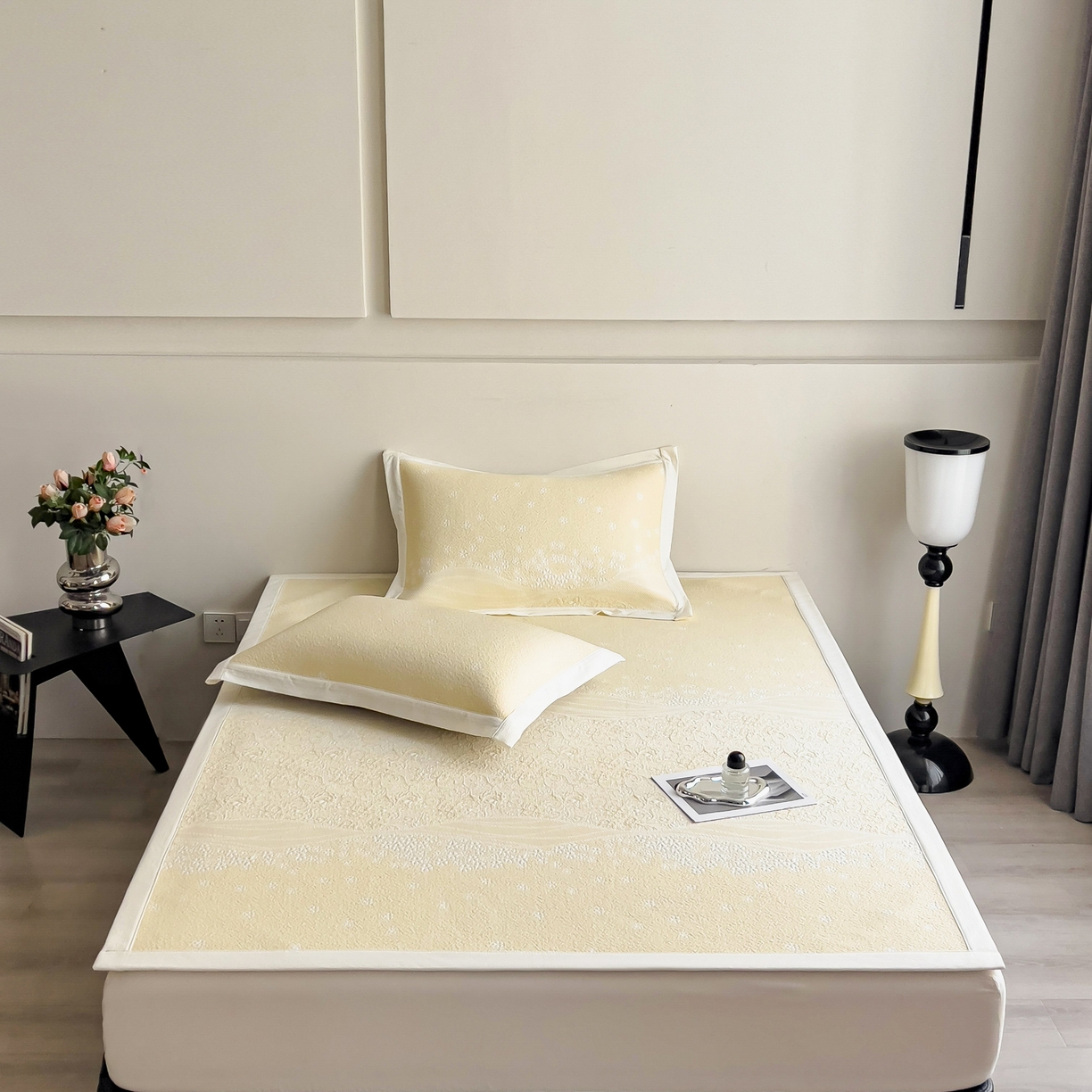 91家纺网 家纺一手货源 找家纺 孩子王家纺 2026春夏新款PE乙纶学生宿舍高克重凉感值过0.21冰豆豆席凉感席子凉席席子 花园淡雅黄 床单款