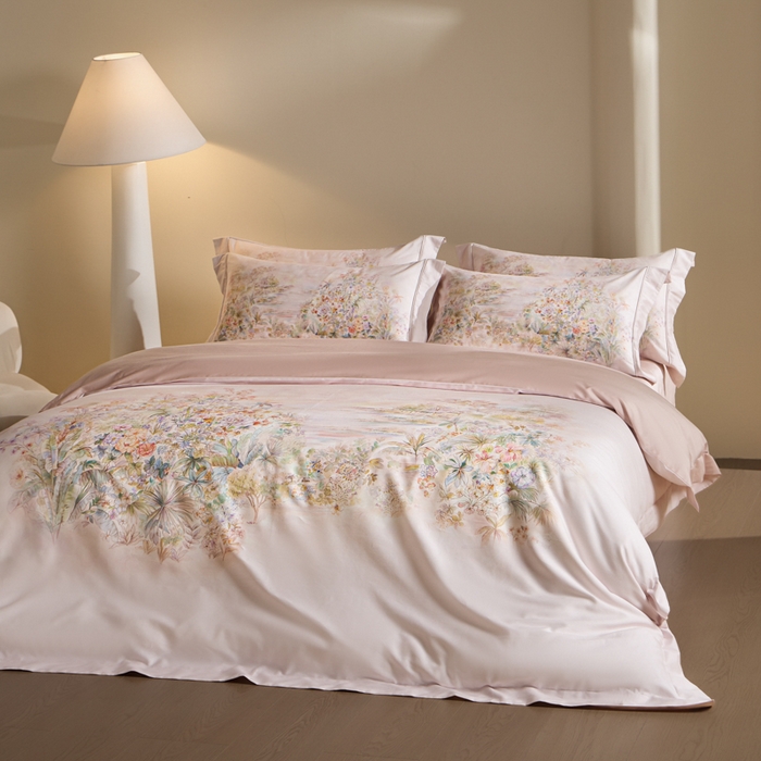 91家纺网 家纺一手货源 找家纺 U品汇 2026新品纯棉全棉平网大版数码印花四件套高端60支长绒棉贡缎埋绳宽边系列 浅芜（粉）