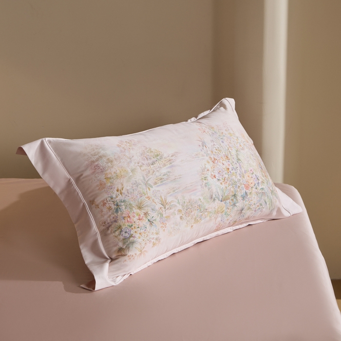 91家纺网 家纺一手货源 找家纺 U品汇 2026新品纯棉全棉平网大版数码印花四件套高端60支长绒棉贡缎埋绳宽边系列 浅芜（粉）