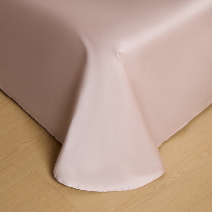 91家纺网 家纺一手货源 找家纺 U品汇 2026新品纯棉全棉平网大版数码印花四件套高端60支长绒棉贡缎埋绳宽边系列 浅芜（粉）