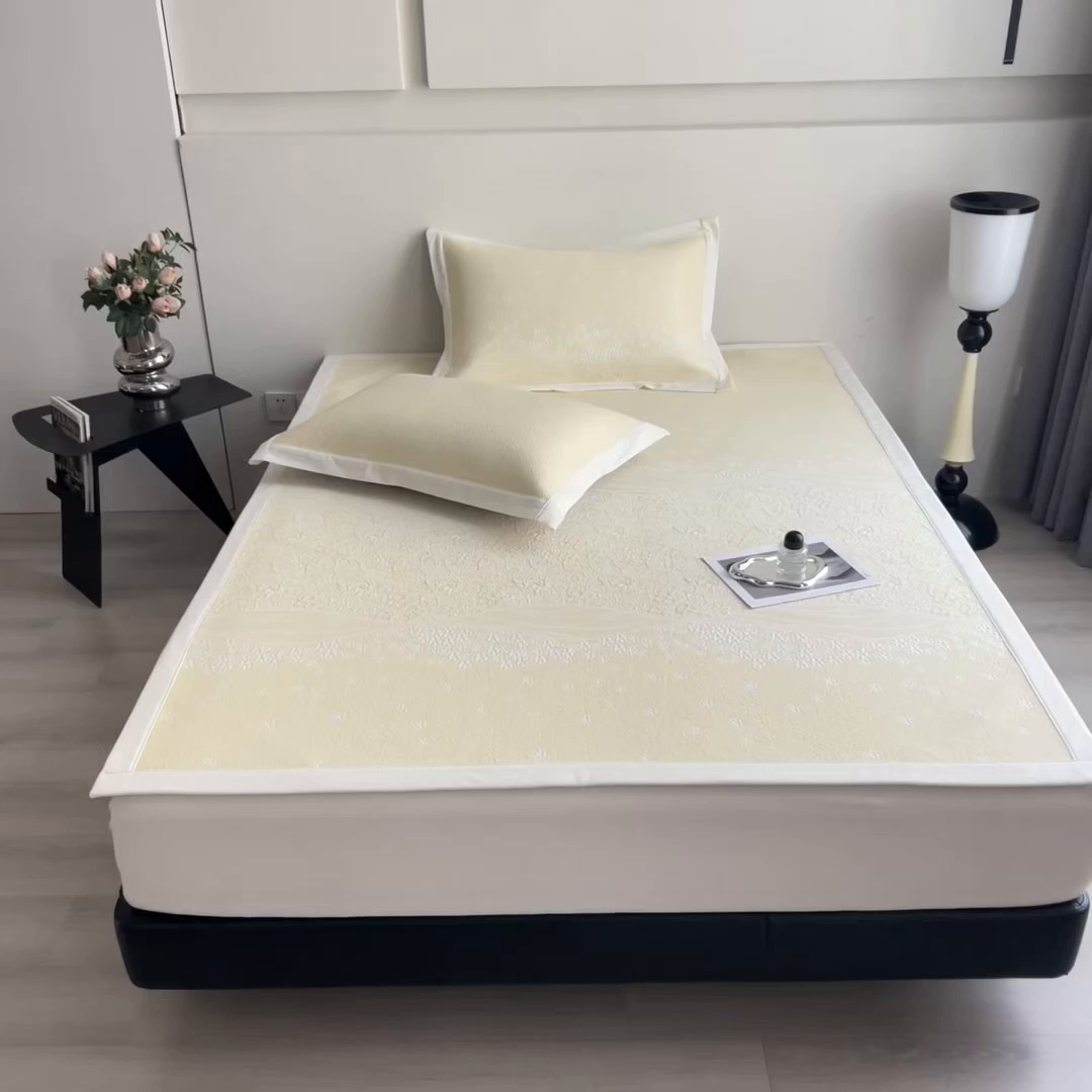 91家纺网 家纺一手货源 找家纺 孩子王家纺 2026春夏新款PE乙纶学生宿舍高克重凉感值过0.21冰豆豆席凉感席子凉席席子 花园淡雅黄 床单款