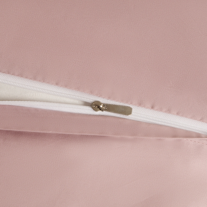 91家纺网 家纺一手货源 找家纺 U品汇 2026新品纯棉全棉平网大版数码印花四件套高端60支长绒棉贡缎埋绳宽边系列 轻烟蝶薇（豆沙粉）