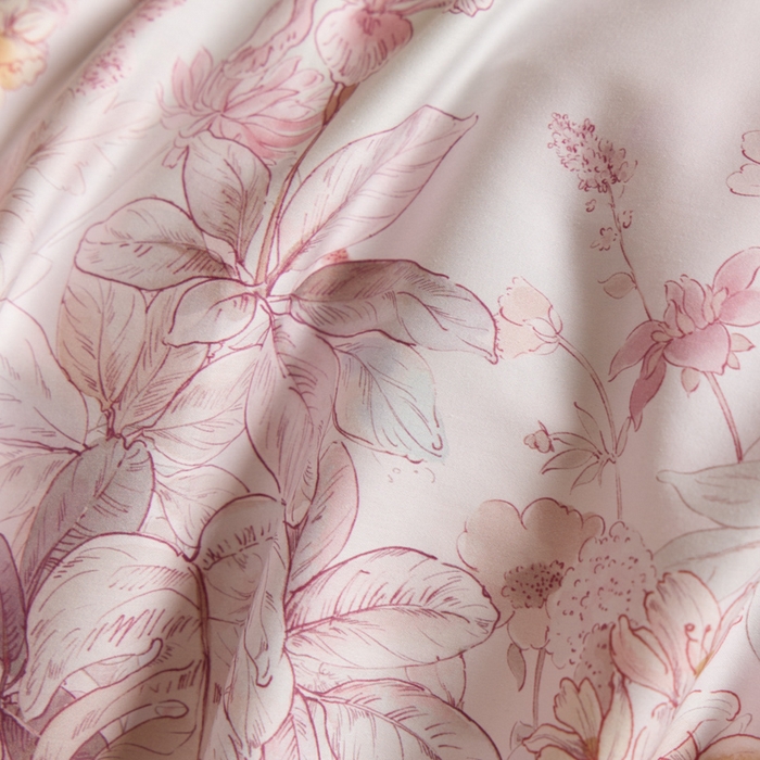 91家纺网 家纺一手货源 找家纺 U品汇 2026新品纯棉全棉平网大版数码印花四件套高端60支长绒棉贡缎埋绳宽边系列 轻烟蝶薇（豆沙粉）